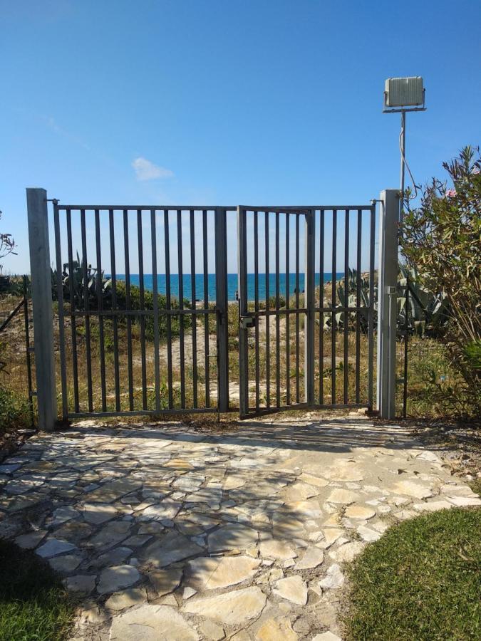 Vila Mansarda Camelie Via Dei Normanni, 45 Campofelice Di Roccella Exteriér fotografie