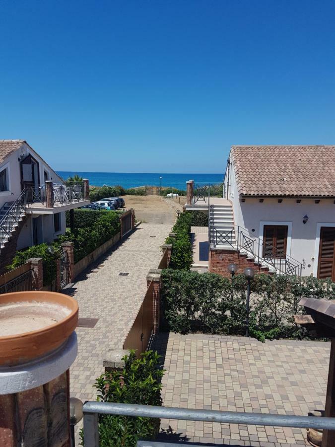 Vila Mansarda Camelie Via Dei Normanni, 45 Campofelice Di Roccella Exteriér fotografie